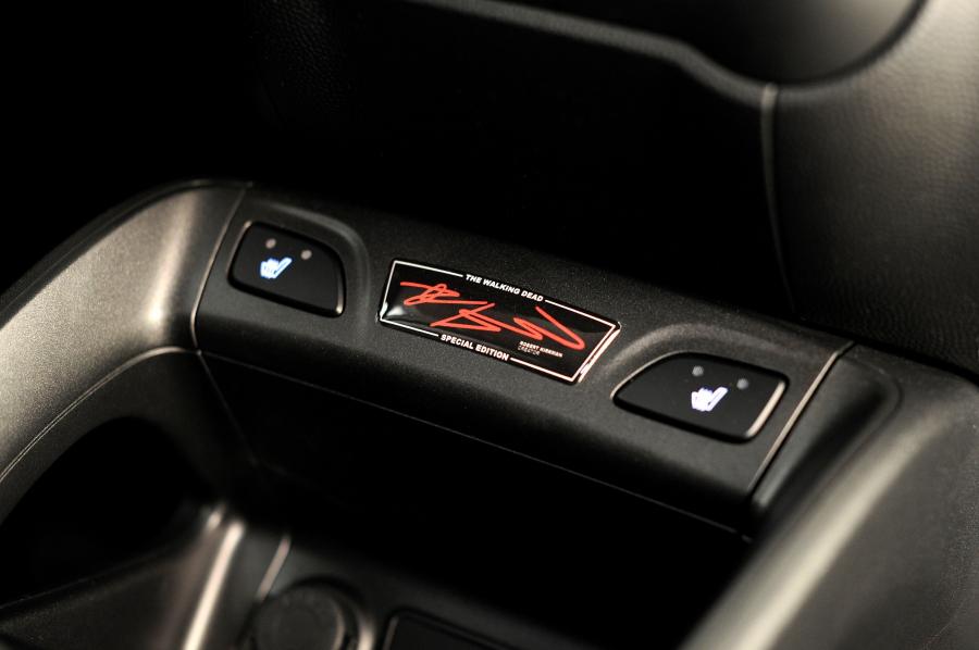 Детали интерьера Hyundai Tucson Walking Dead Special Edition 2014 года  (фото 11 из 11)